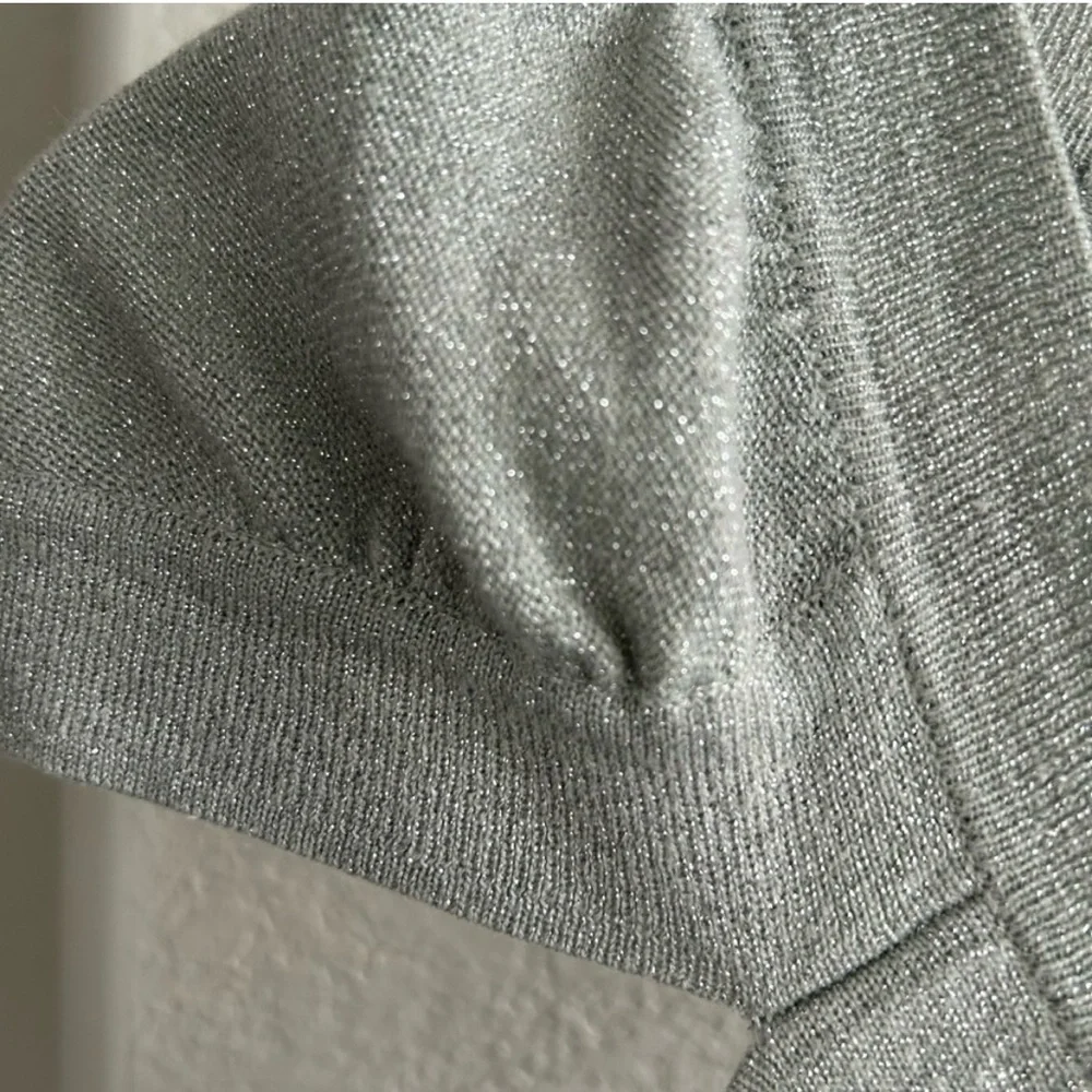 Vintage Moda International Metallic Silver Cap Sleeve Top - Picture 5 of 7